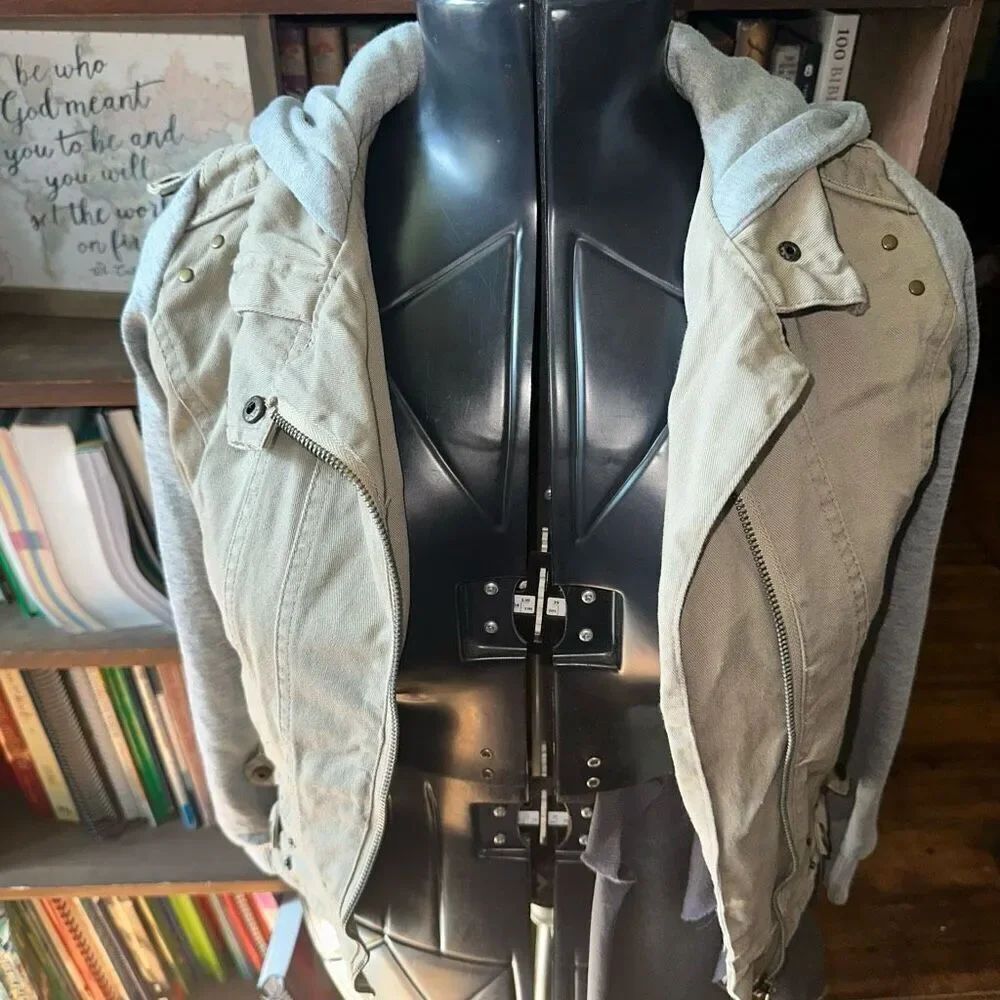 Rue 21 cropped basic minimalist S tan gray hooded jacket